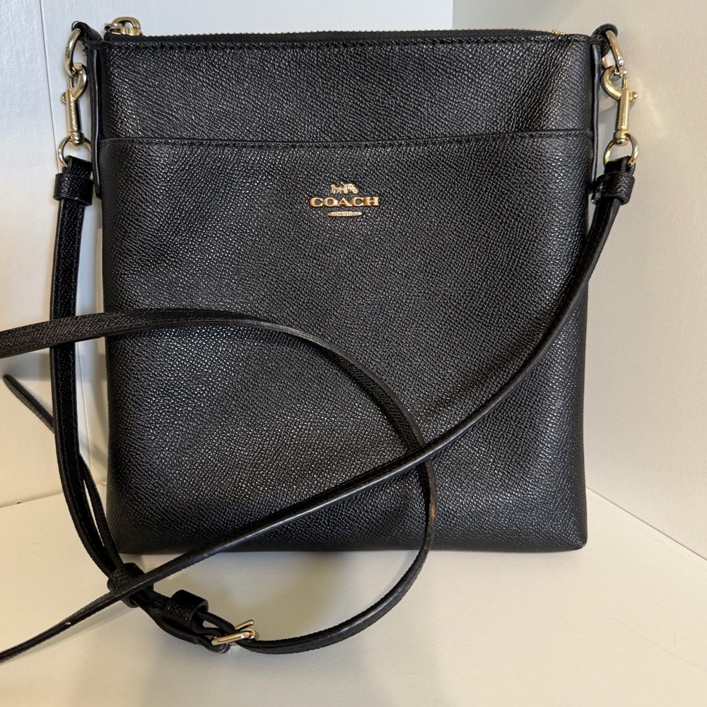 Coach crossbody bag black gold hardware